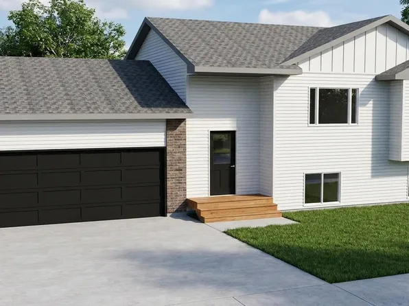 906 Petros Dr, Rapid City, SD 57701