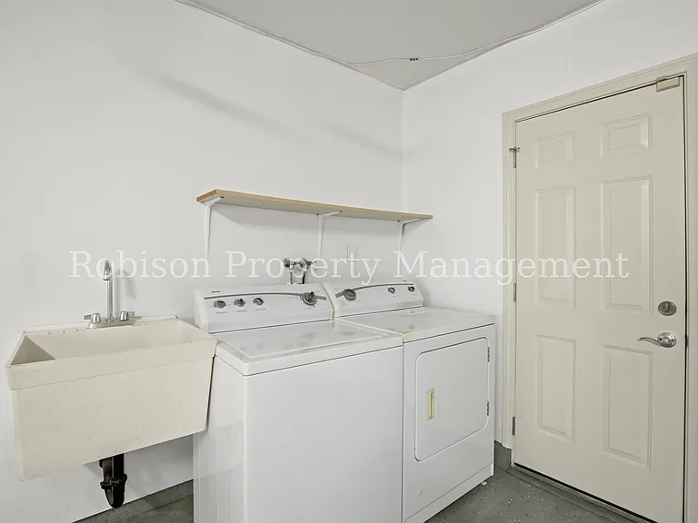 806 Galaxy Dr — Photo 16