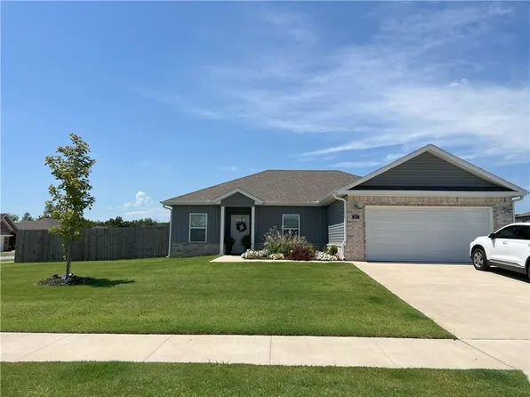307 N Wyandotte St, Farmington, AR 72730