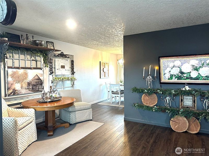 5th image of 1310 River Road #13