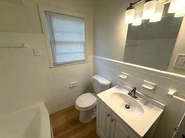 2408 Cornell Ave — Photo 9