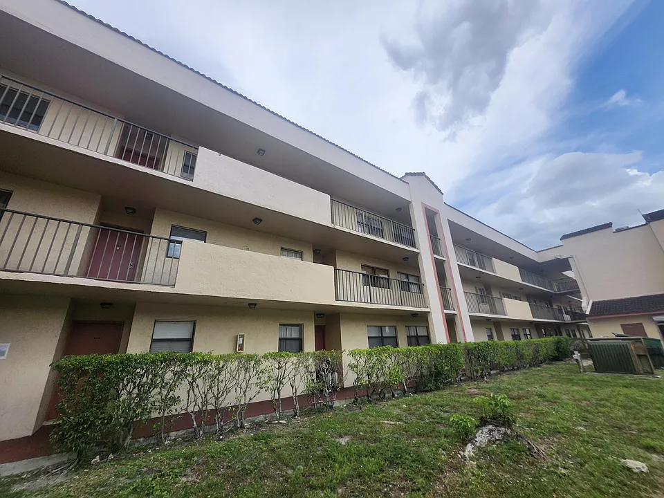 3470 Foxcroft Rd #207