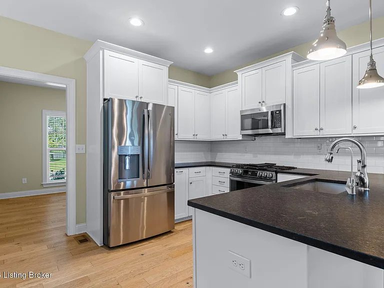 825 Artisan Pkwy — Photo 21