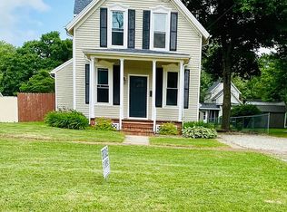 369 N Main St, Farmington, IL 61531