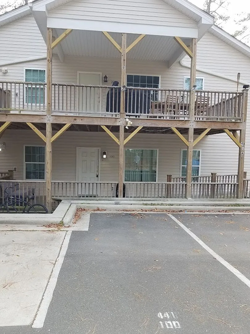 441 McCauley St — Photo 3