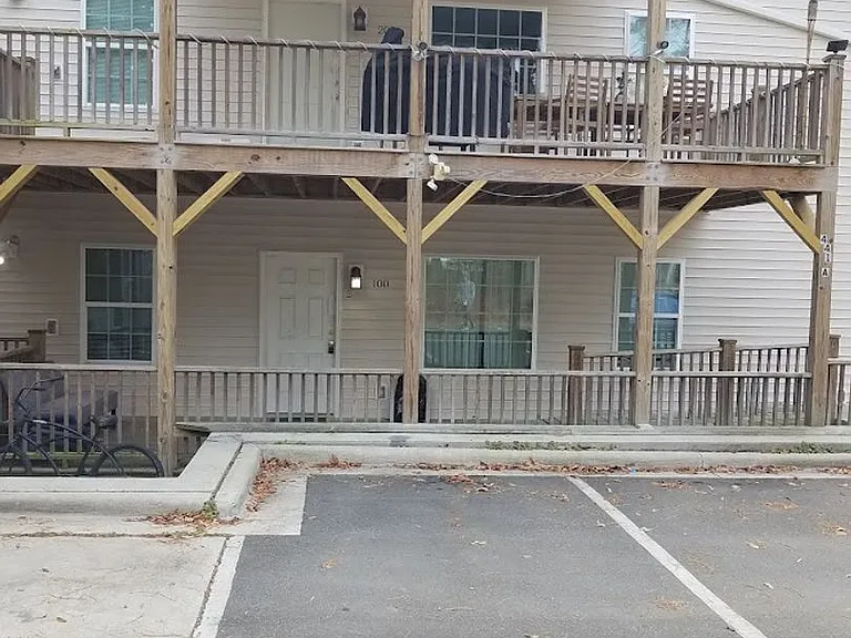 441 McCauley St — Photo 3