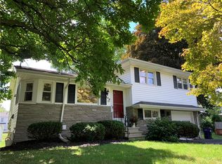 109 Garden Pkwy, Henrietta, NY 14467