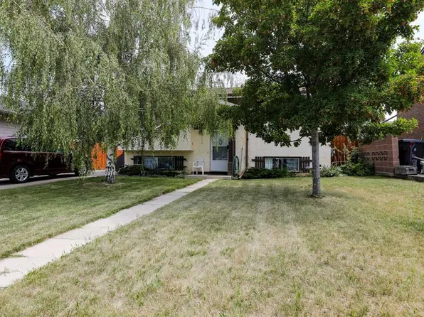 1031 W Cameron Rd S, Lethbridge, AB T1K 4K6