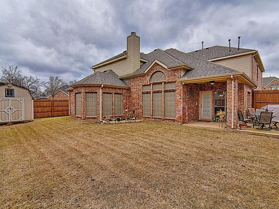 5th image of 806 Warwick Ct