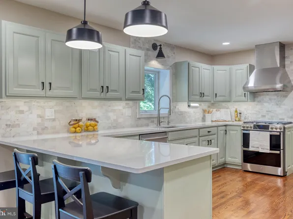 6511 Jay Miller Dr, Falls Church, VA 22041