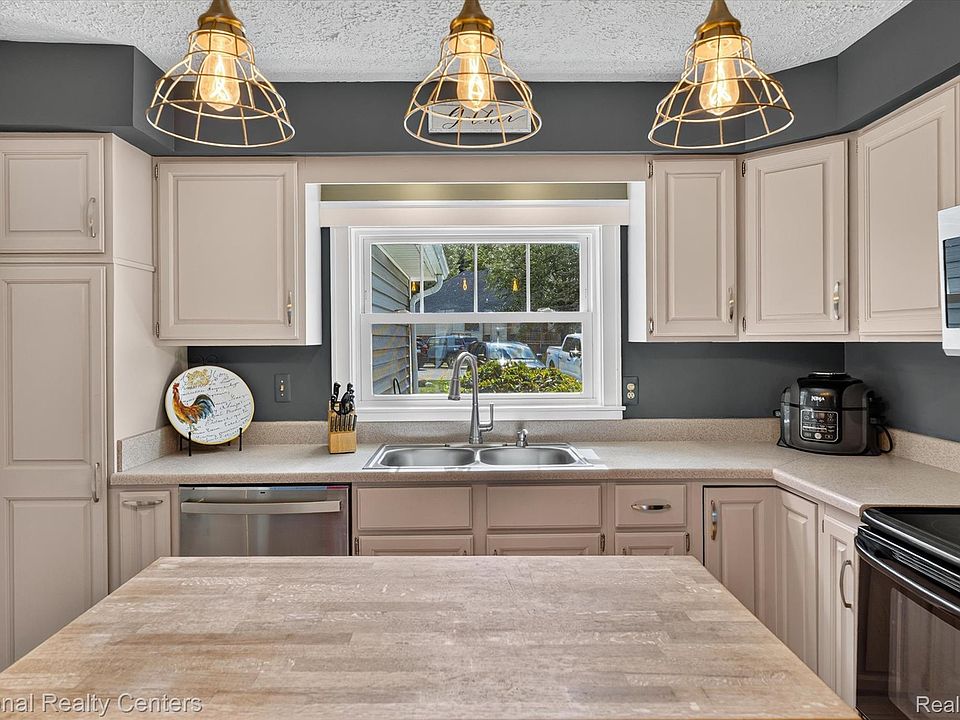 9749 Beverly Dr, photo 18