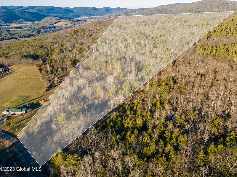 3rd image of 131 Hilltop Drive