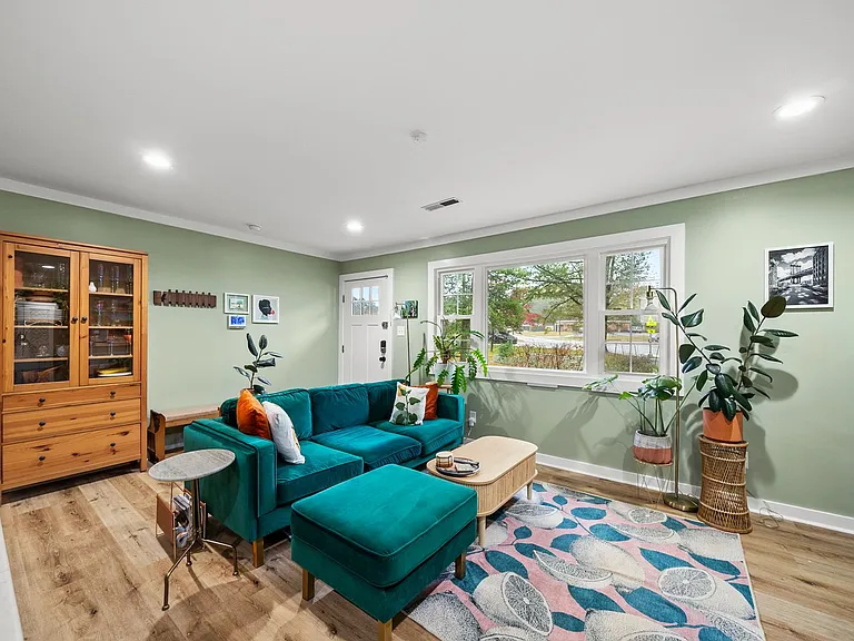 1002 Bacon St — Photo 6