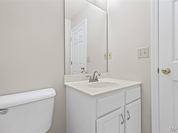 5th image of 1117 Spring Orchard Dr