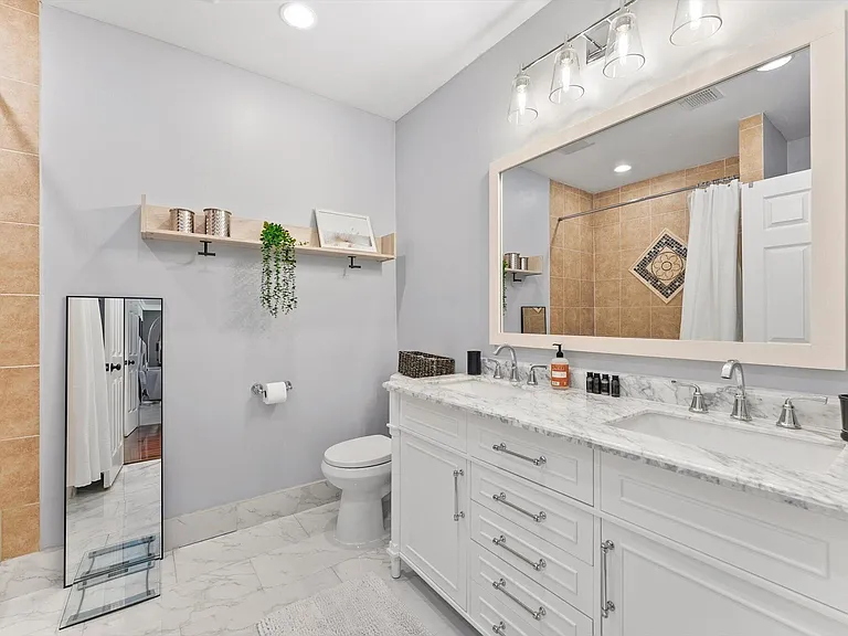 728 NE 9th Ave — Photo 20