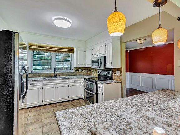 2nd image of 2605 Lincoya Dr