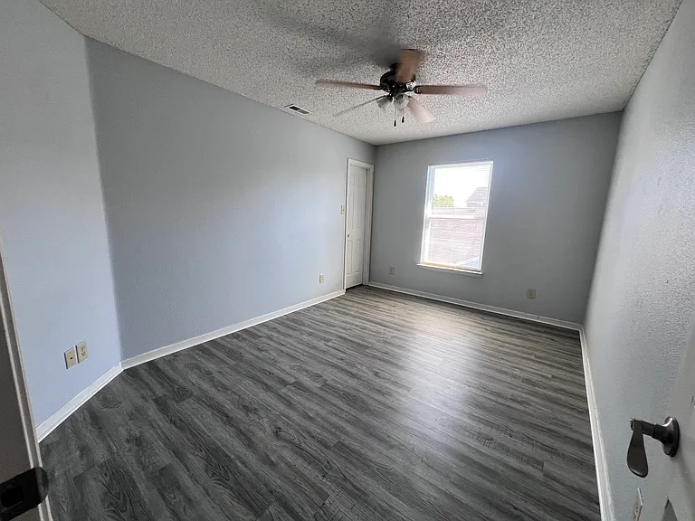 2726 Chilton Dr — Photo 9
