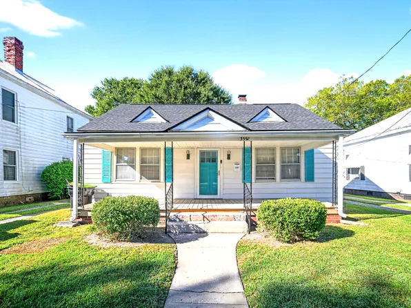 3597 E Wilson St, Farmville, NC 27828