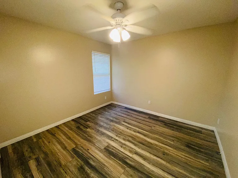 1168 E Lexington Ave — Photo 12