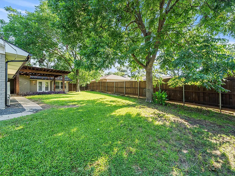 12408 Cedar Bend Dr — Photo 40
