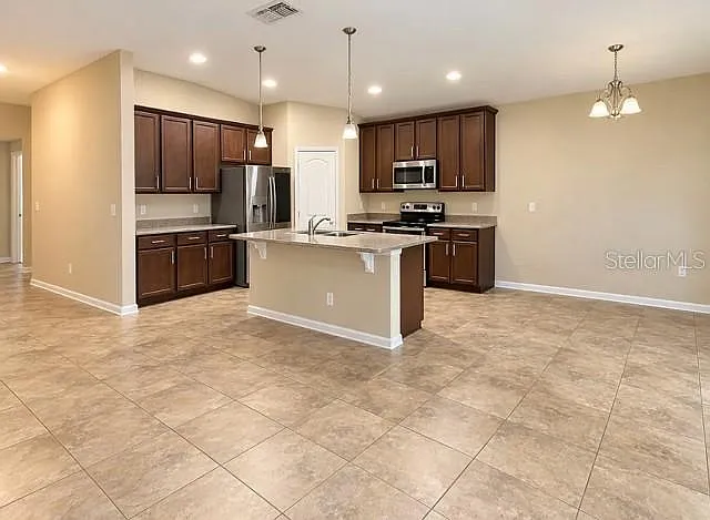 4 bed, 2.0 bath, 1864 sqft, $2,850 — Photo 2