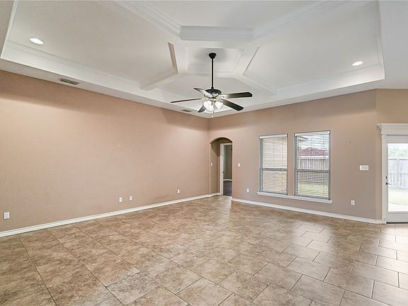 5th image of 2754 Yeager Dr