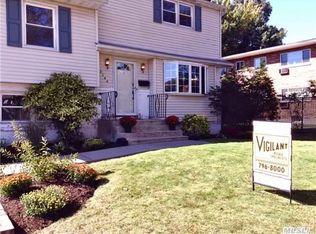 3144 Jeffries Rd, Levittown, NY 11756