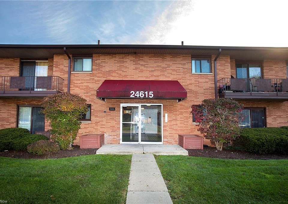 1st image of 24615 Clareshire Dr #202