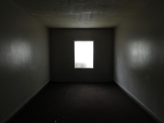 4th image of 104 Crozier Dr