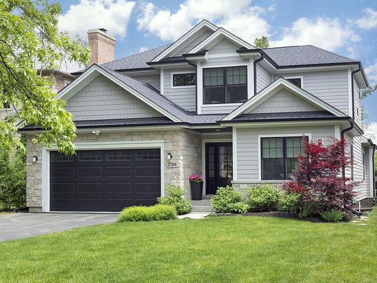 2700 N Wildwood Ln, Deerfield, IL 60015