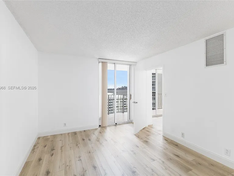 7601 E Treasure Dr #1621 — Photo 27