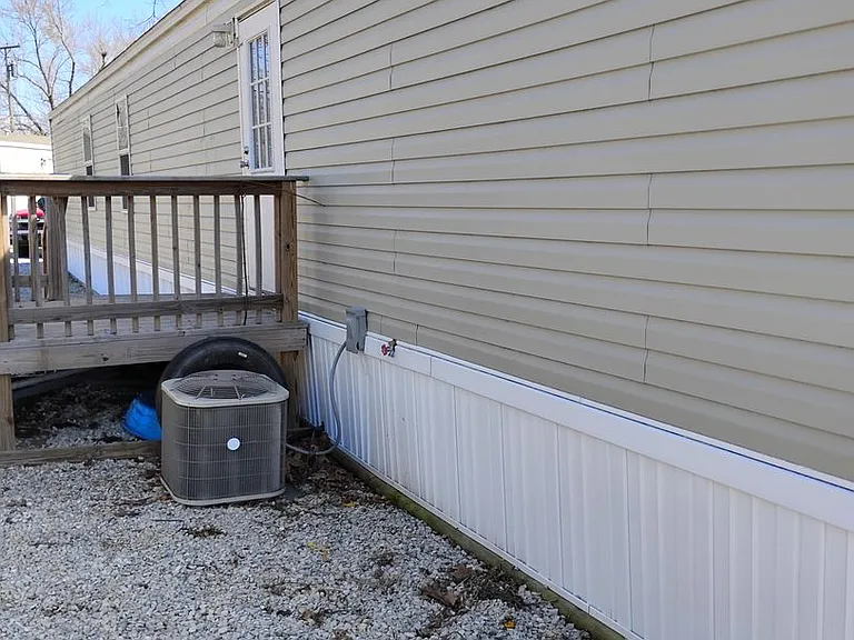 5600 W Kilgore Ave — Photo 6