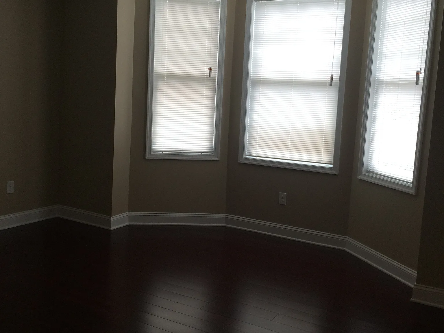 2 bed, 700 sqft, $1,300 — Photo 4