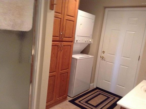 4th image of 6475 SE 66th Dr
