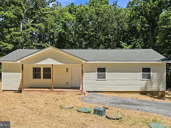 3rd image of 135 Yarnell Ct