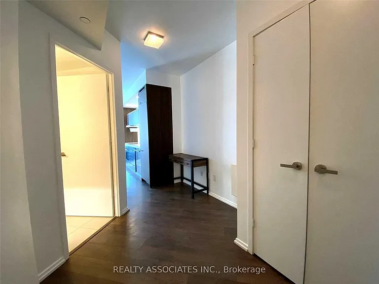45 Charles St E #3107 — Photo 10