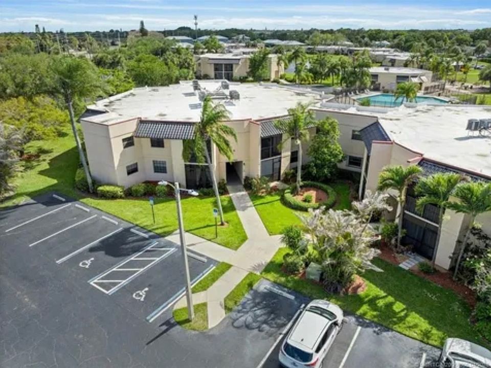 1st image of 1999 NE Collins Cir APT 100