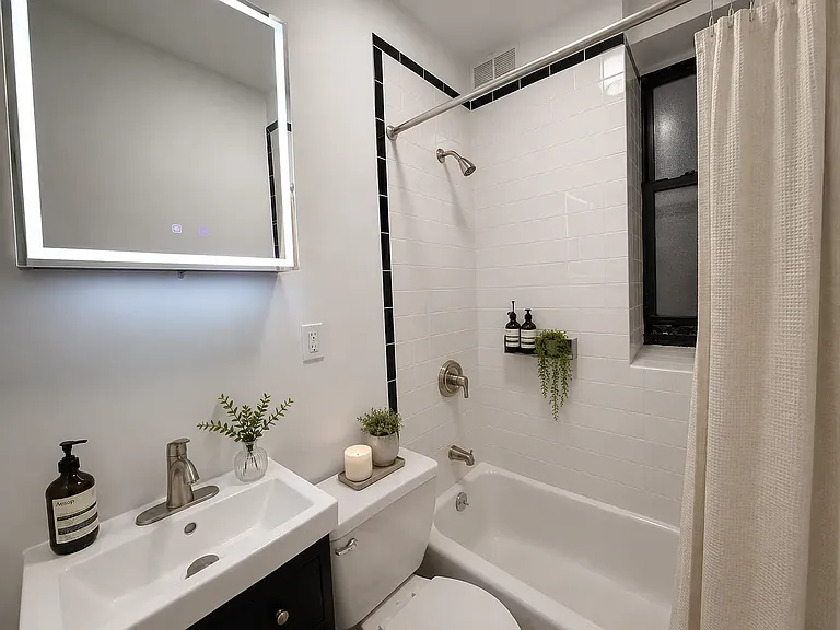 153 E 18th St #6 — Photo 5