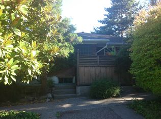 1900 Clise Pl W, Seattle, WA 98199