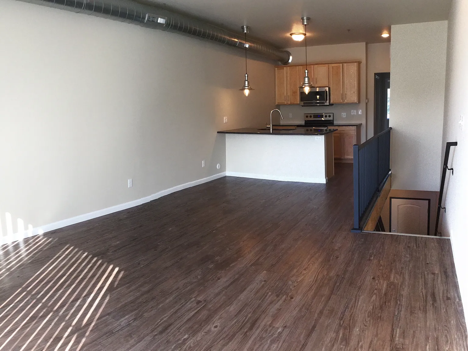 1 bed, 819 sqft, $1,200 — Photo 2