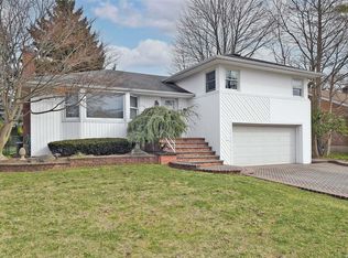 33 Irene Ln E, Plainview, NY 11803