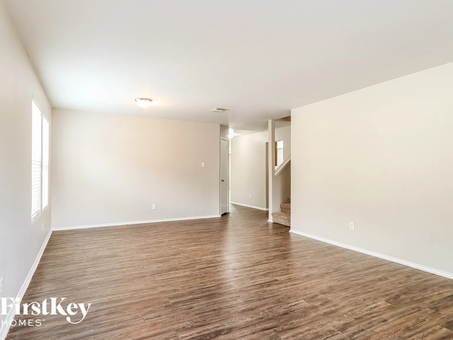 4 bed, 2.5 bath, 2910 sqft, $2,490 — Photo 3