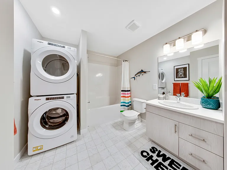 110 Baltzan Blvd — Photo 23