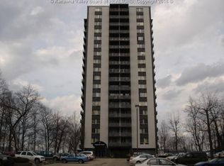 1800 Roundhill Rd, Charleston, WV 25314