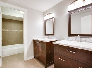 1611 Highland Dr, Lake Oswego, OR 97034