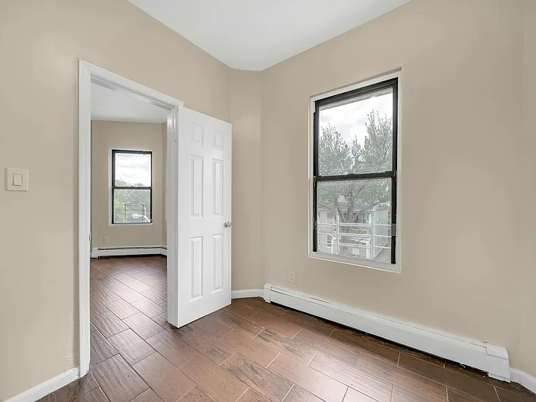 86 Eaton Pl #3 — Photo 4