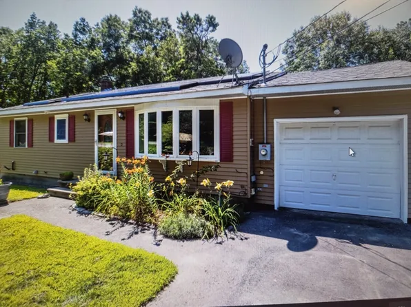 54 Lancaster Rd, Clinton, MA 01510