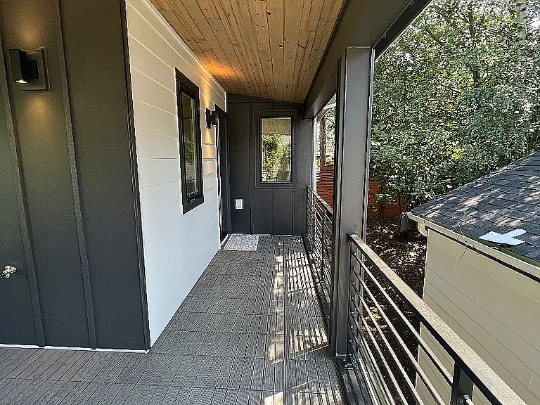 10046 Ravenna Ave NE #C — Photo 18