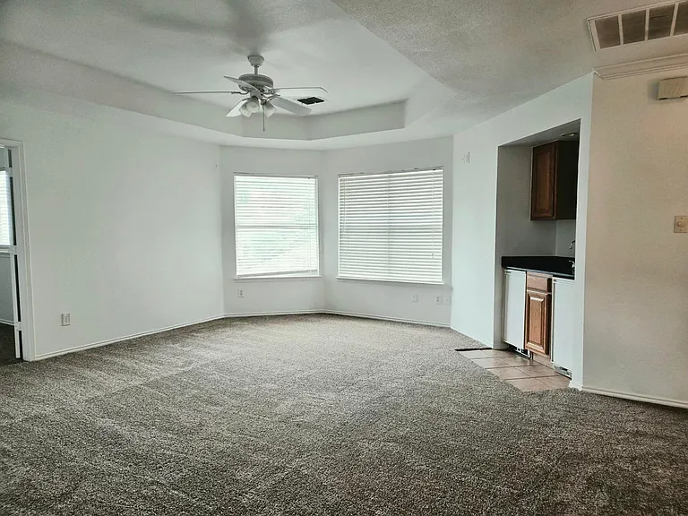 2040 Londonderry Dr — Photo 14