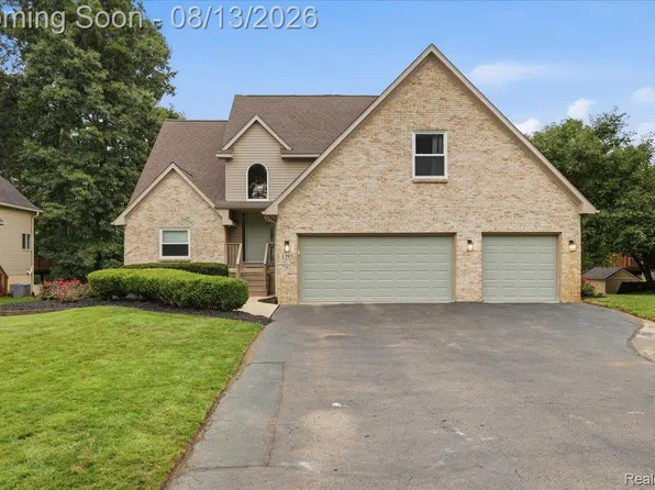 1393 Remsing St, Hartland, MI 48353